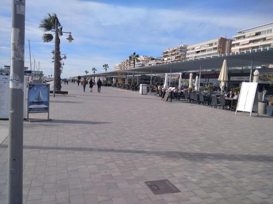 Apto Con Terraza Y 2 Dormitorios. 600 Megas Wifi. ซานตาโปลา ภายนอก รูปภาพ