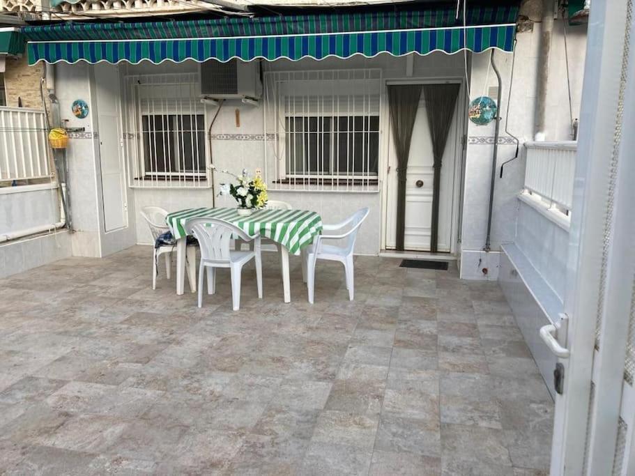 Apto Con Terraza Y 2 Dormitorios. 600 Megas Wifi. ซานตาโปลา ภายนอก รูปภาพ